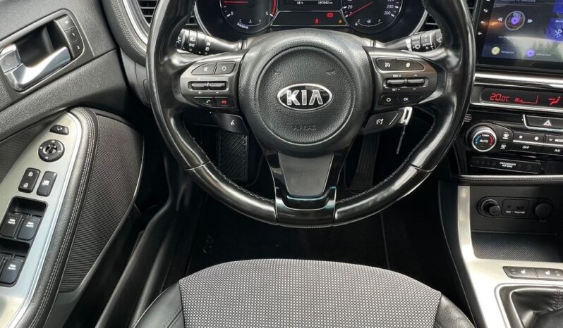 KIA   Optima     136 KM    Manualna    FWD (przód)    Czarny full