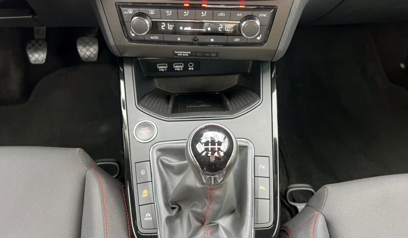 SEAT Arona  | FWD (przód) | Manualna | 115 KM | Biały full