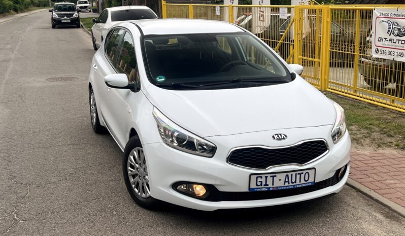KIA Ceed  | FWD (przód) | Manualna | 100 KM | Biały full
