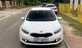 KIA Ceed  | FWD (przód) | Manualna | 100 KM | Biały full