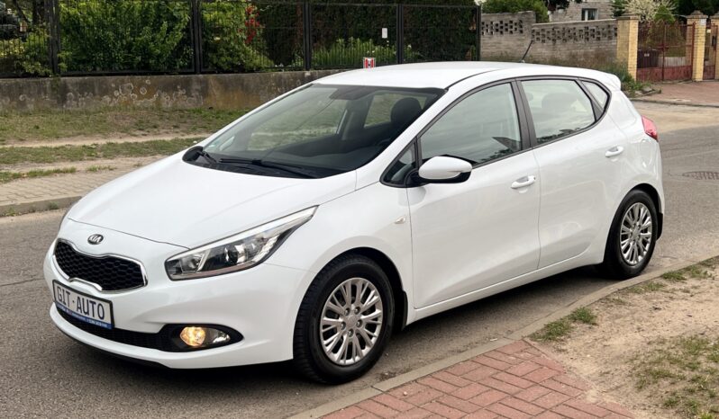 KIA Ceed  | FWD (przód) | Manualna | 100 KM | Biały full