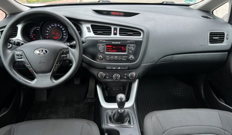 KIA Ceed  | FWD (przód) | Manualna | 100 KM | Biały full