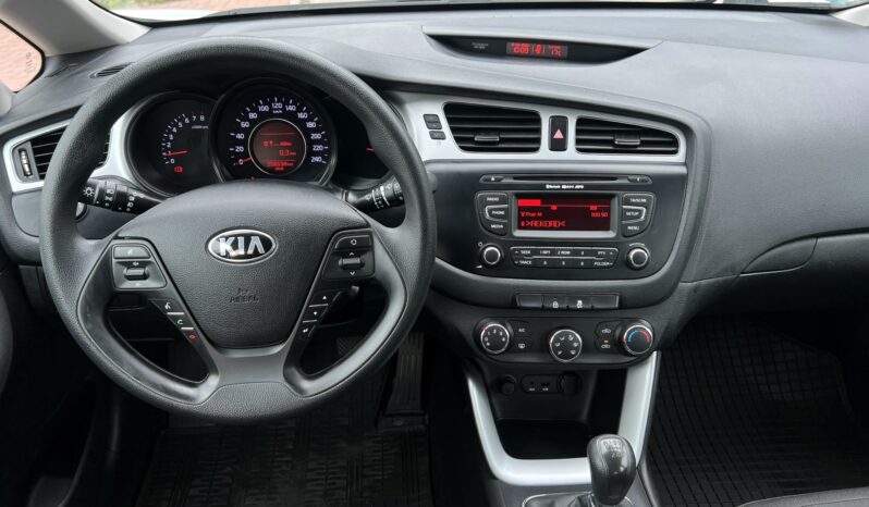 KIA Ceed  | FWD (przód) | Manualna | 100 KM | Biały full