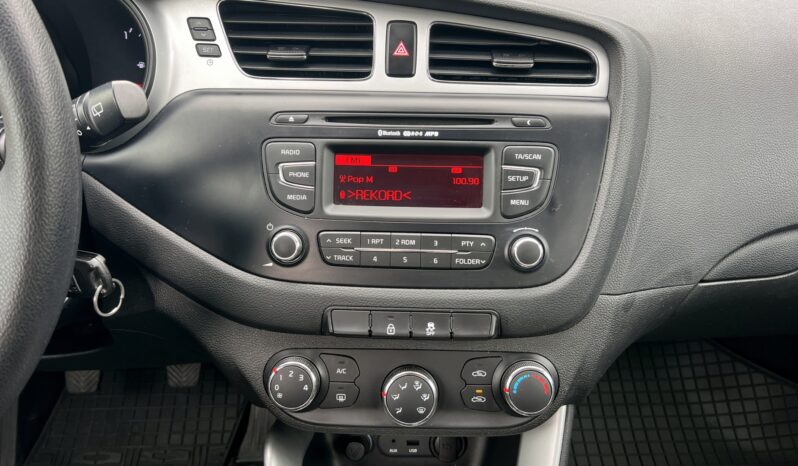 KIA Ceed  | FWD (przód) | Manualna | 100 KM | Biały full
