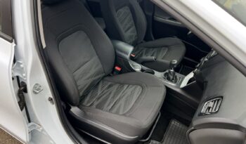KIA Ceed  | FWD (przód) | Manualna | 100 KM | Biały full