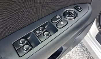 HYUNDAI I30  | FWD (przód) | Manualna | 109 KM | Srebrny full
