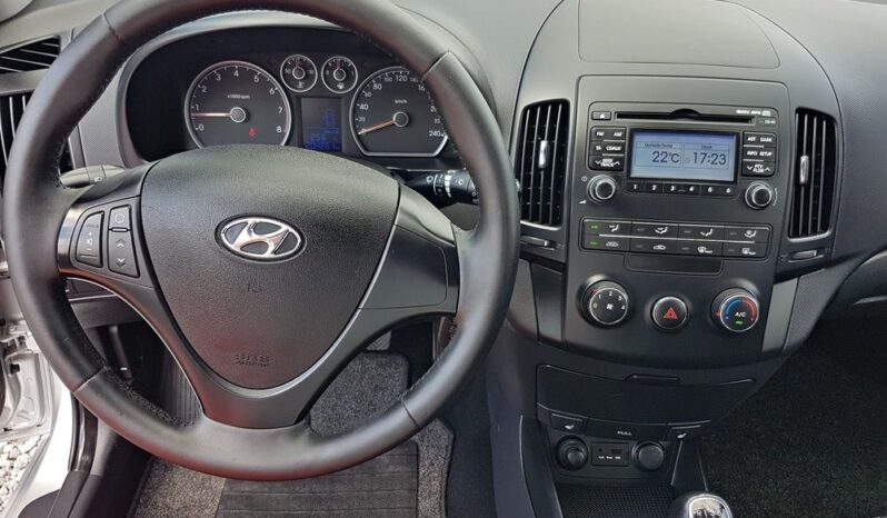 HYUNDAI I30  | FWD (przód) | Manualna | 109 KM | Srebrny full