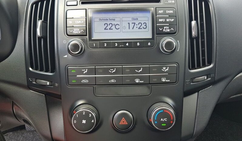 HYUNDAI I30  | FWD (przód) | Manualna | 109 KM | Srebrny full