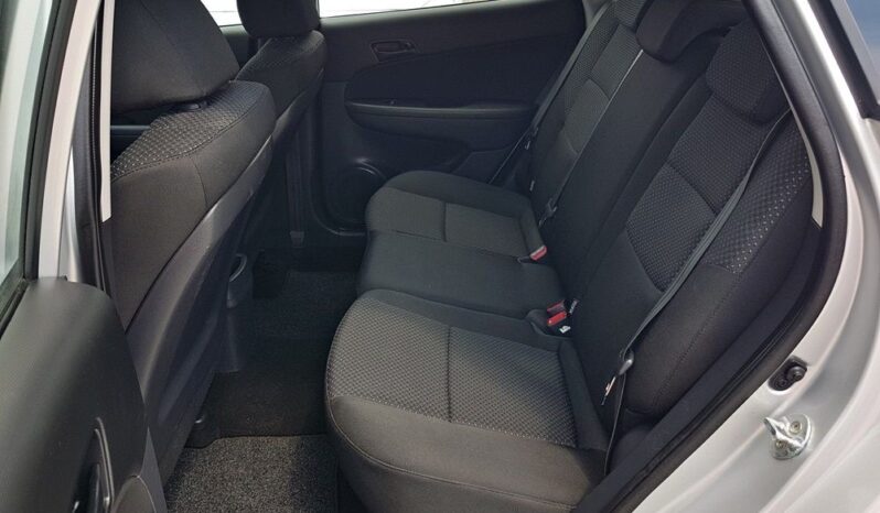 HYUNDAI I30  | FWD (przód) | Manualna | 109 KM | Srebrny full