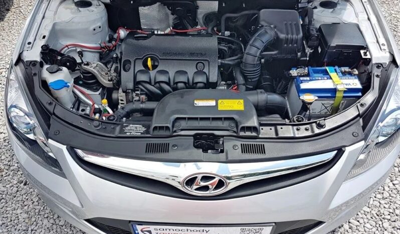 HYUNDAI I30  | FWD (przód) | Manualna | 109 KM | Srebrny full