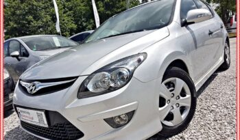 HYUNDAI I30  | FWD (przód) | Manualna | 109 KM | Srebrny full