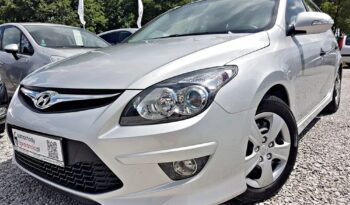HYUNDAI I30  | FWD (przód) | Manualna | 109 KM | Srebrny full
