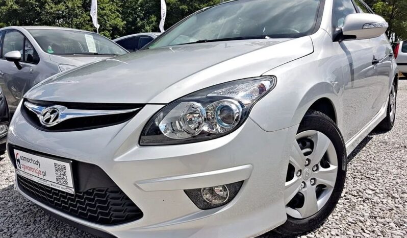 HYUNDAI I30  | FWD (przód) | Manualna | 109 KM | Srebrny full