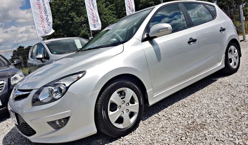 HYUNDAI I30  | FWD (przód) | Manualna | 109 KM | Srebrny full