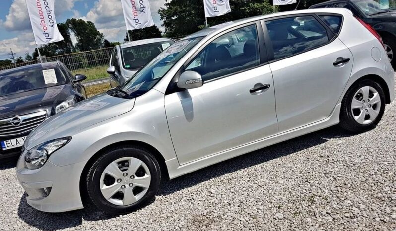 HYUNDAI I30  | FWD (przód) | Manualna | 109 KM | Srebrny full