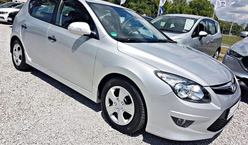 HYUNDAI I30  | FWD (przód) | Manualna | 109 KM | Srebrny full