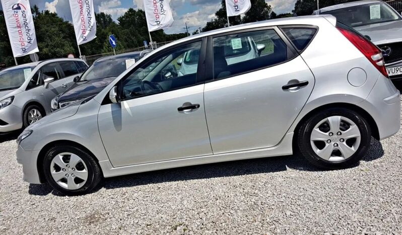 HYUNDAI I30  | FWD (przód) | Manualna | 109 KM | Srebrny full