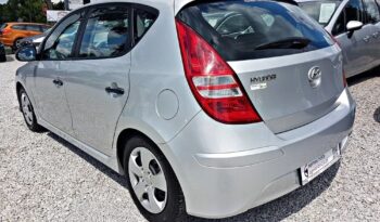 HYUNDAI I30  | FWD (przód) | Manualna | 109 KM | Srebrny full