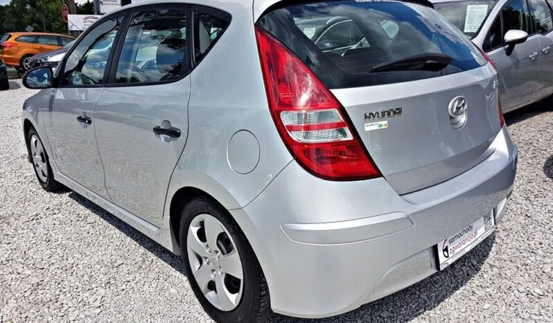 HYUNDAI I30  | FWD (przód) | Manualna | 109 KM | Srebrny full