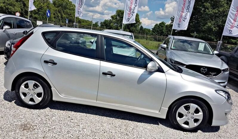 HYUNDAI I30  | FWD (przód) | Manualna | 109 KM | Srebrny full