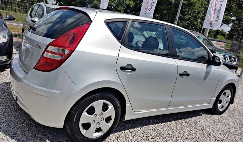 HYUNDAI I30  | FWD (przód) | Manualna | 109 KM | Srebrny full