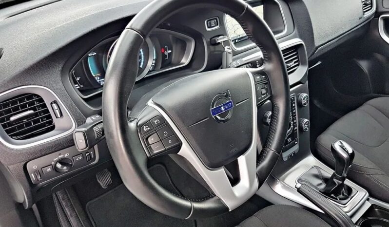 VOLVO V40  | FWD (przód) | Manualna | 122 KM | Biały full