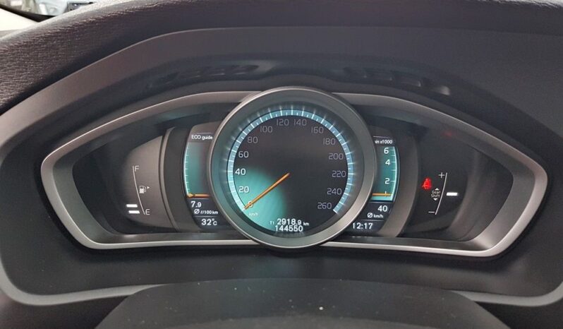 VOLVO V40  | FWD (przód) | Manualna | 122 KM | Biały full