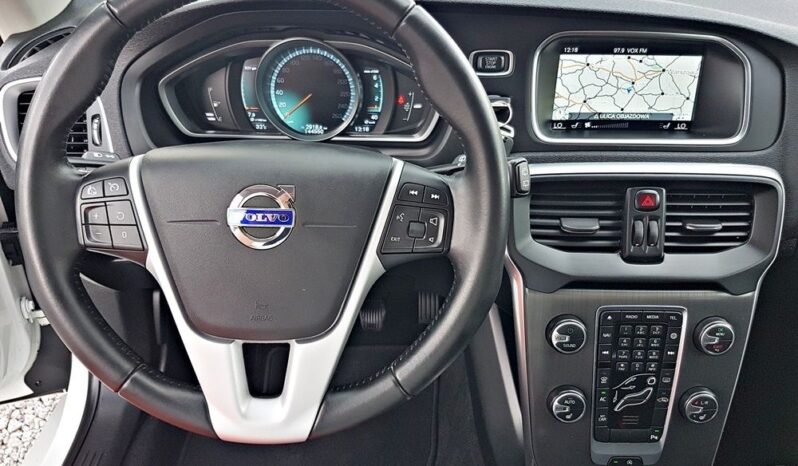 VOLVO V40  | FWD (przód) | Manualna | 122 KM | Biały full