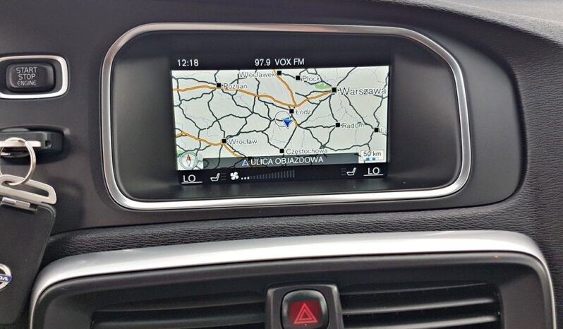VOLVO V40  | FWD (przód) | Manualna | 122 KM | Biały full
