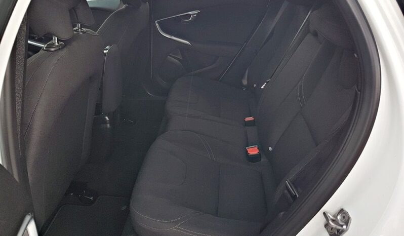 VOLVO V40  | FWD (przód) | Manualna | 122 KM | Biały full
