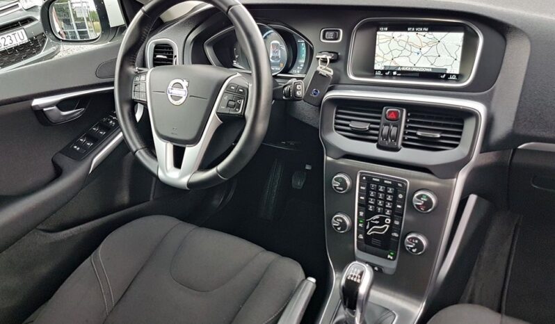 VOLVO V40  | FWD (przód) | Manualna | 122 KM | Biały full