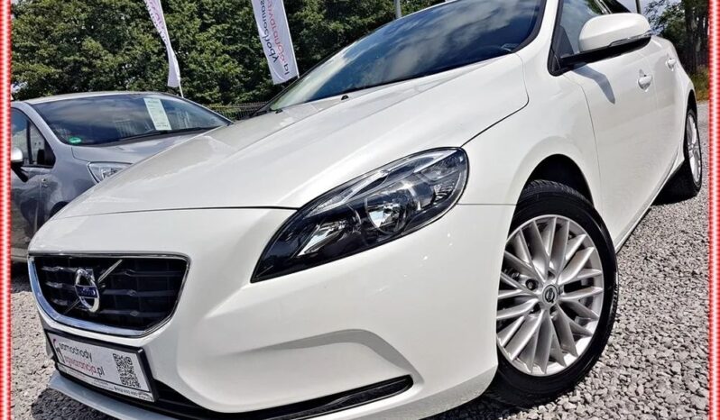 VOLVO V40  | FWD (przód) | Manualna | 122 KM | Biały full