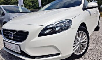 VOLVO V40  | FWD (przód) | Manualna | 122 KM | Biały full