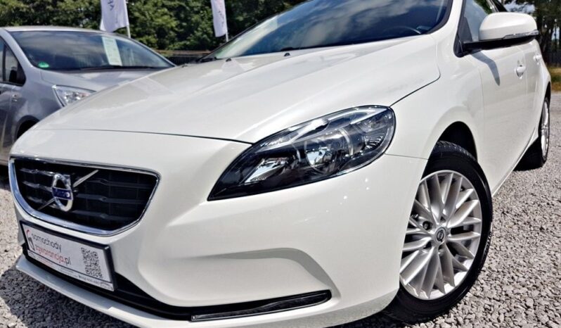 VOLVO V40  | FWD (przód) | Manualna | 122 KM | Biały full