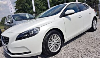 VOLVO V40  | FWD (przód) | Manualna | 122 KM | Biały full
