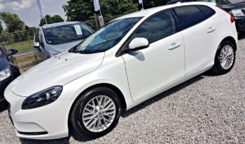 VOLVO V40  | FWD (przód) | Manualna | 122 KM | Biały full