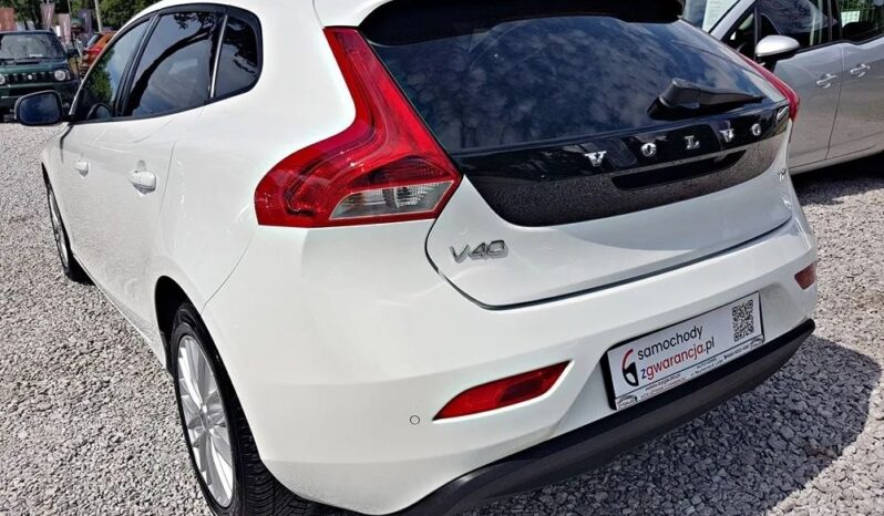 VOLVO V40  | FWD (przód) | Manualna | 122 KM | Biały full