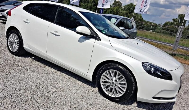 VOLVO V40  | FWD (przód) | Manualna | 122 KM | Biały full