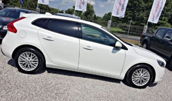 VOLVO V40  | FWD (przód) | Manualna | 122 KM | Biały full