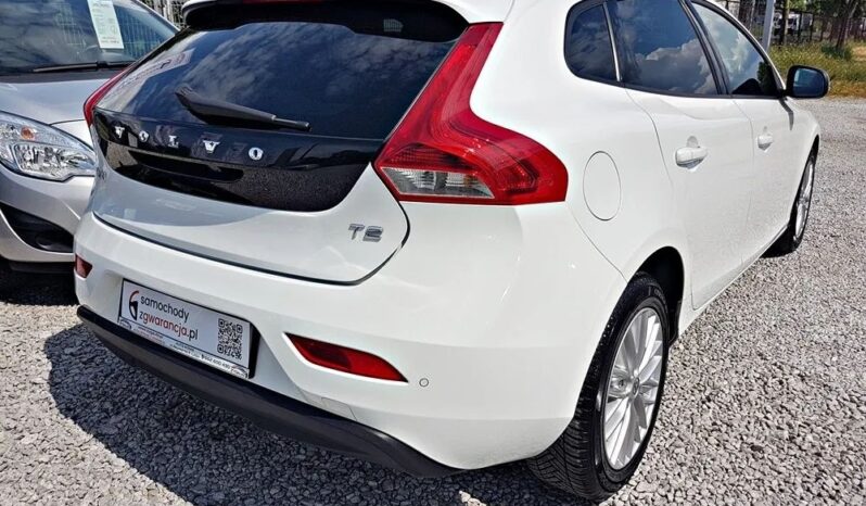 VOLVO V40  | FWD (przód) | Manualna | 122 KM | Biały full
