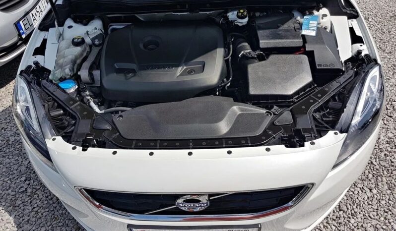 VOLVO V40  | FWD (przód) | Manualna | 122 KM | Biały full