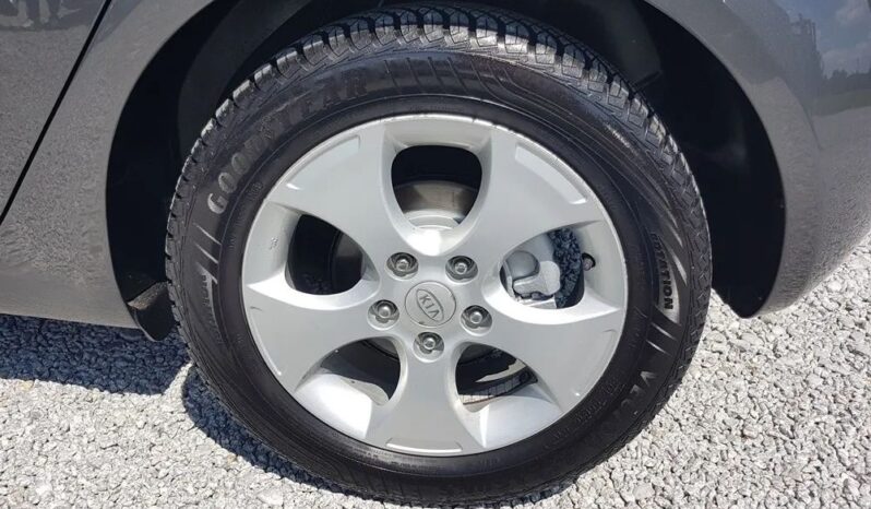 KIA Venga  | FWD (przód) | Manualna | 125 KM | Szary full