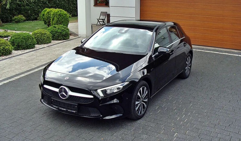 Mercedes-Benz   Klasa A    163 KM    Automatyczna    FWD (przód)    Czarny full