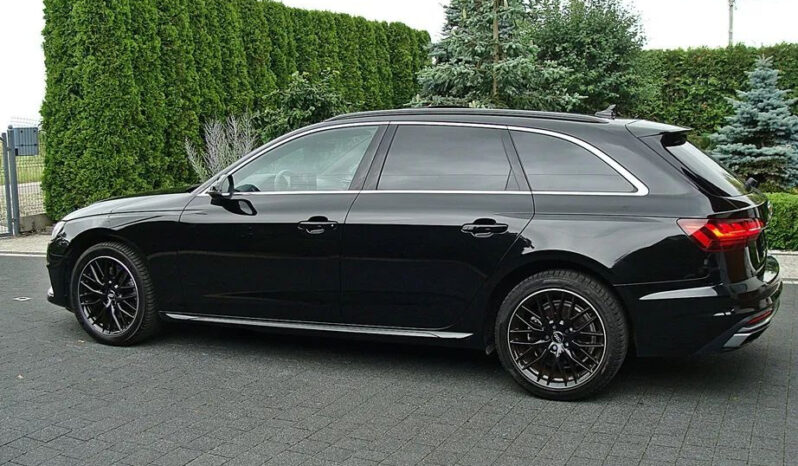 Audi   A4 Avant    163 KM    Automatyczna    FWD (przód)    Czarny full