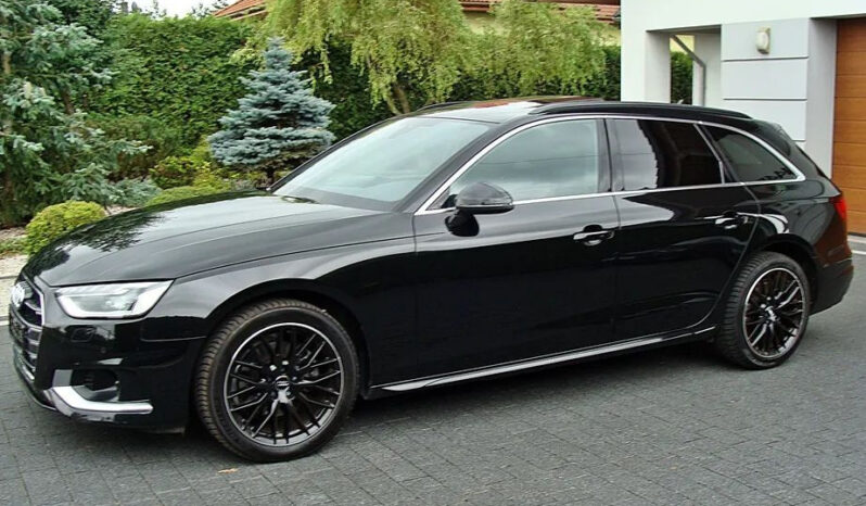 Audi   A4 Avant    163 KM    Automatyczna    FWD (przód)    Czarny full