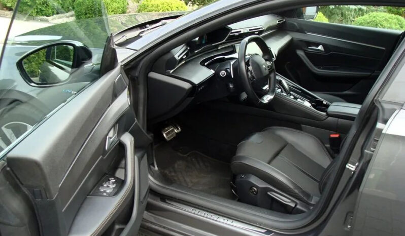 Peugeot   508    225 KM    Automatyczna    FWD (przód)    Szary full