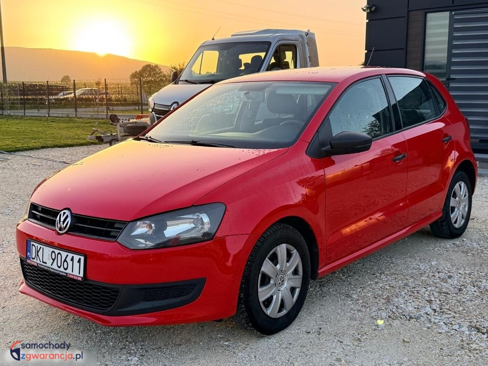 Volkswagen Polo  | Fwd (Przód) | Manualna | 60 Km | Czerwony