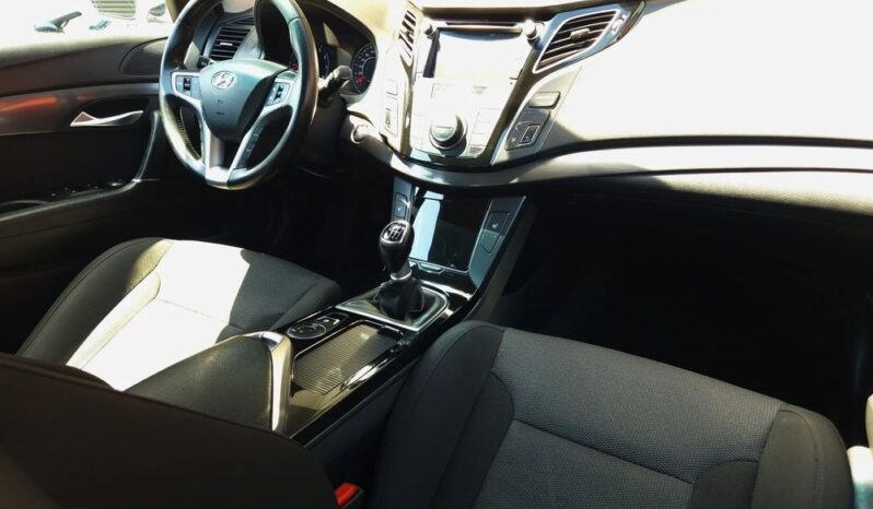 HYUNDAI i40  | FWD (przód) | Manualna | 135 KM | Biały full