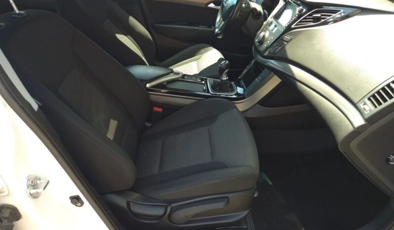 HYUNDAI i40  | FWD (przód) | Manualna | 135 KM | Biały full