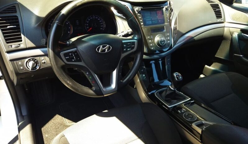 HYUNDAI i40  | FWD (przód) | Manualna | 135 KM | Biały full
